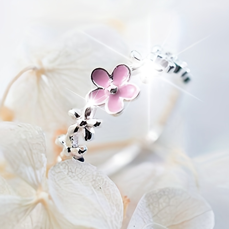 Beautiful Women's Ring, Perfect Gift for Weddings & Parties